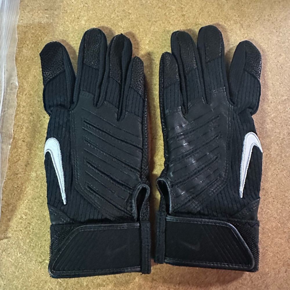 Nike Pro Show Elite Black Baseball Gloves Size M NEW - Picture 2 of 3